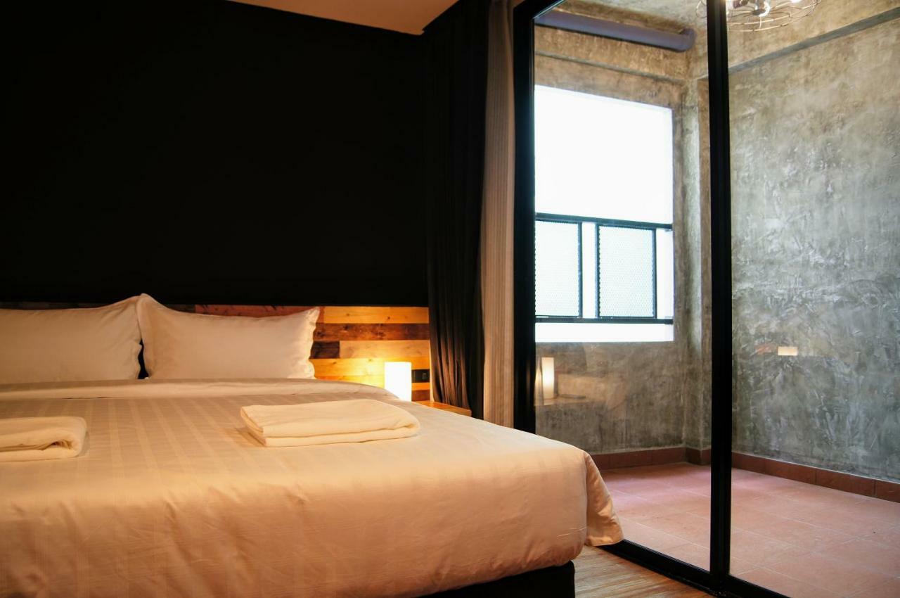 Zleepmotion Bangkok Hostel Buitenkant foto