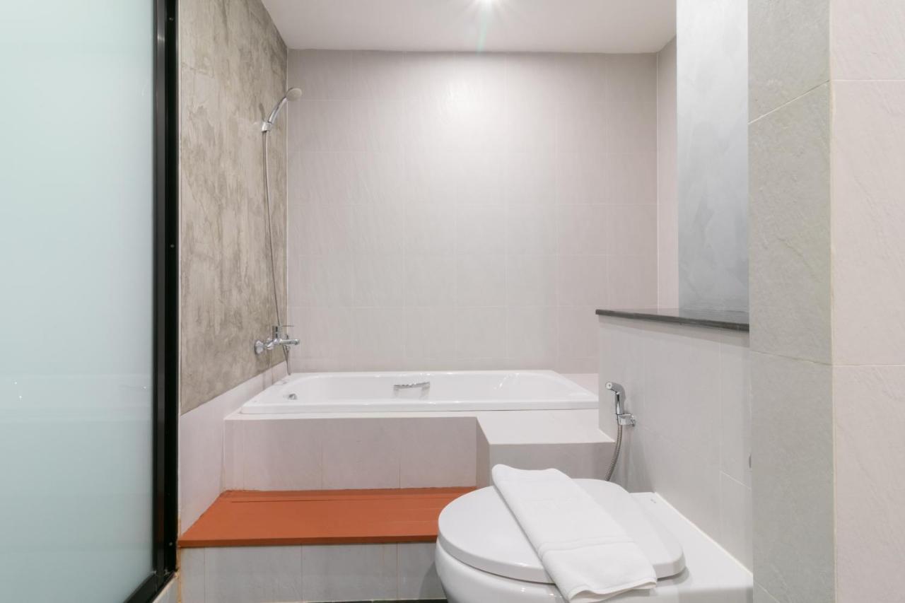 Zleepmotion Bangkok Hostel Buitenkant foto